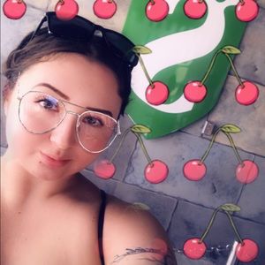 Meet your Posher, Graciela